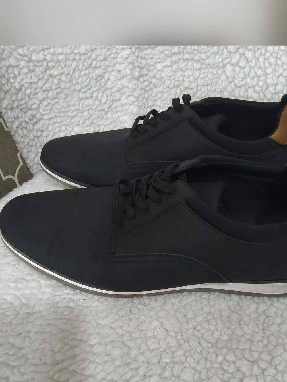 Aldo Men’s Black Derby Shoes with Tan Heel Accent Size 9